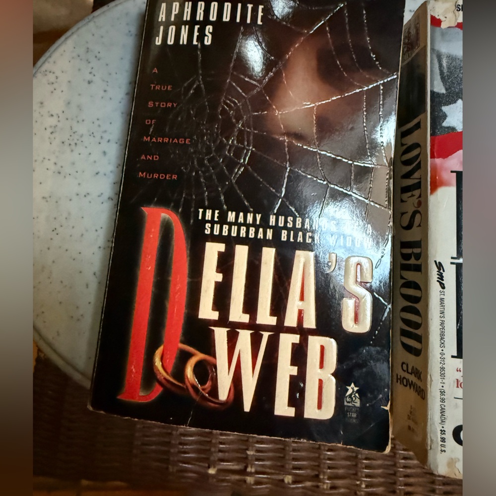 True Crime Paperbacks - Picture 2 of 6